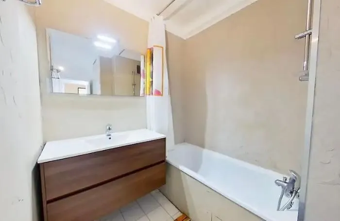 Collines * La Trinité